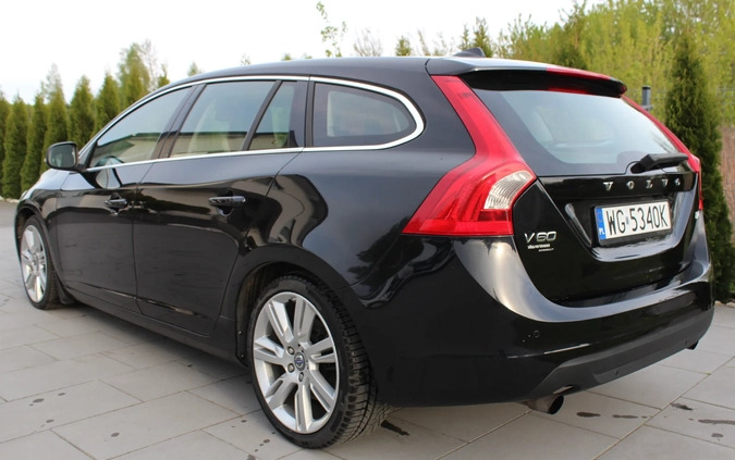 Volvo V60 cena 41000 przebieg: 178985, rok produkcji 2011 z Chełm małe 232